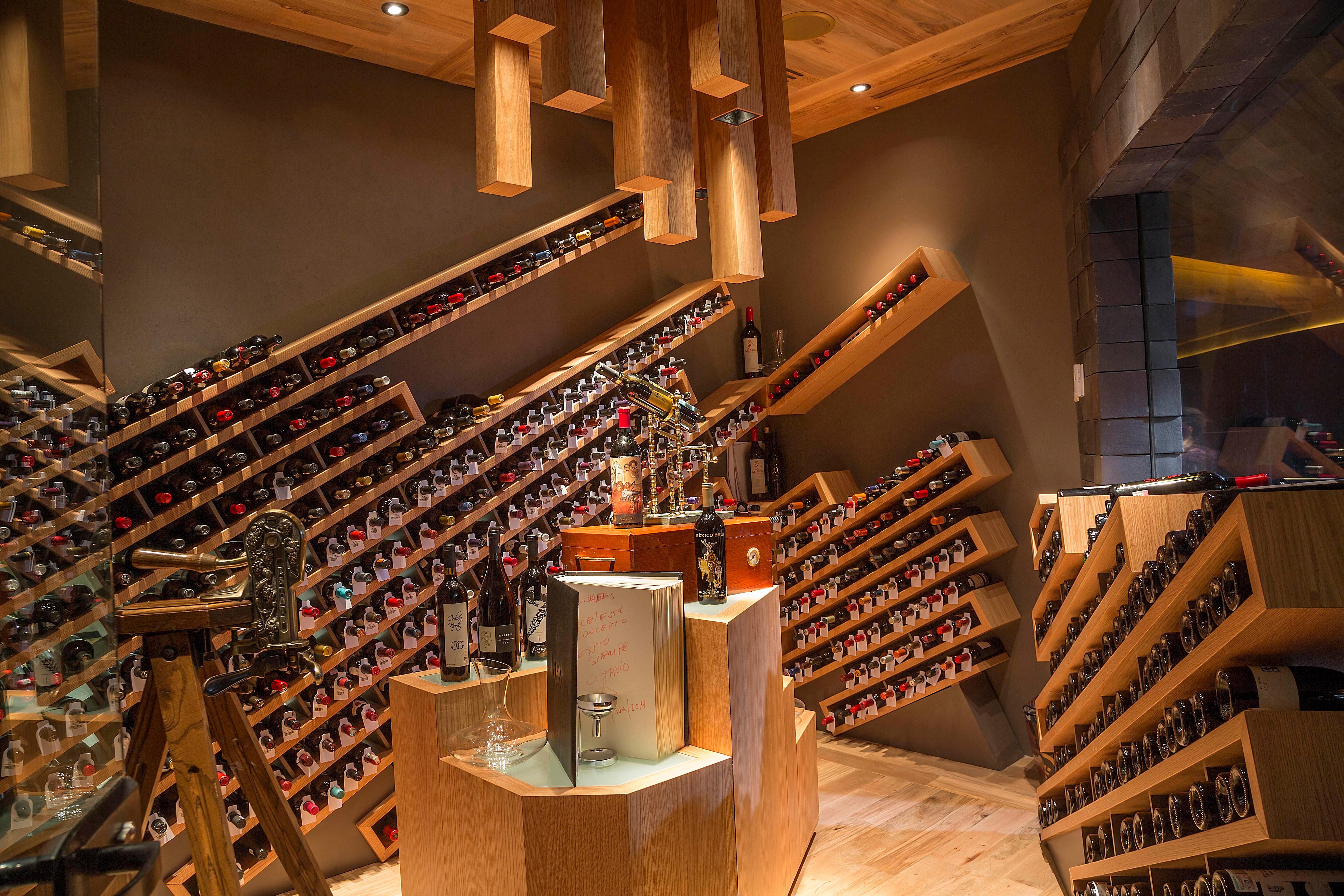 Presidente Intercontinental Mexico City By Ihg Eksteriør bilde Wine cellar