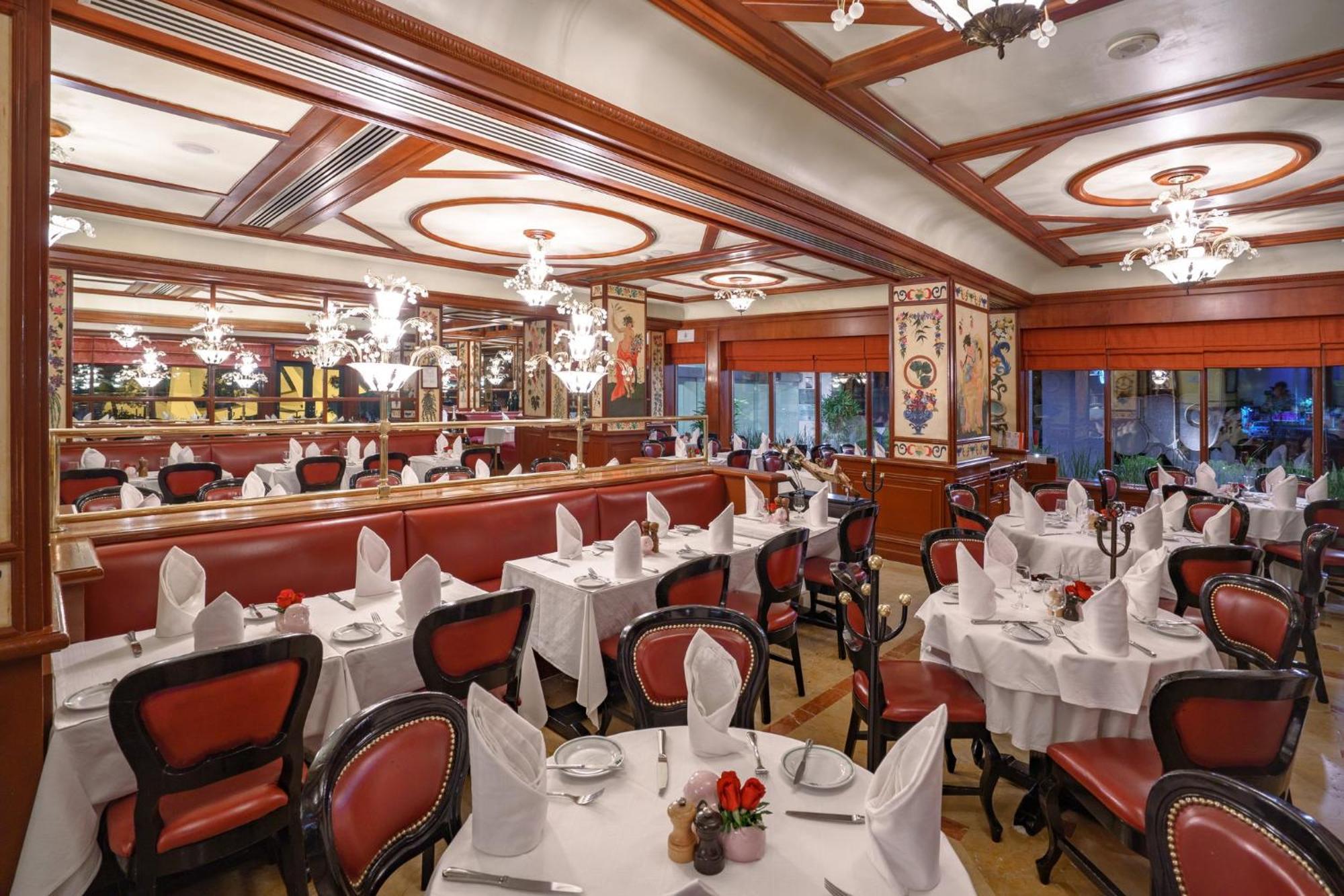 Presidente Intercontinental Mexico City By Ihg Eksteriør bilde The interior of the restaurant